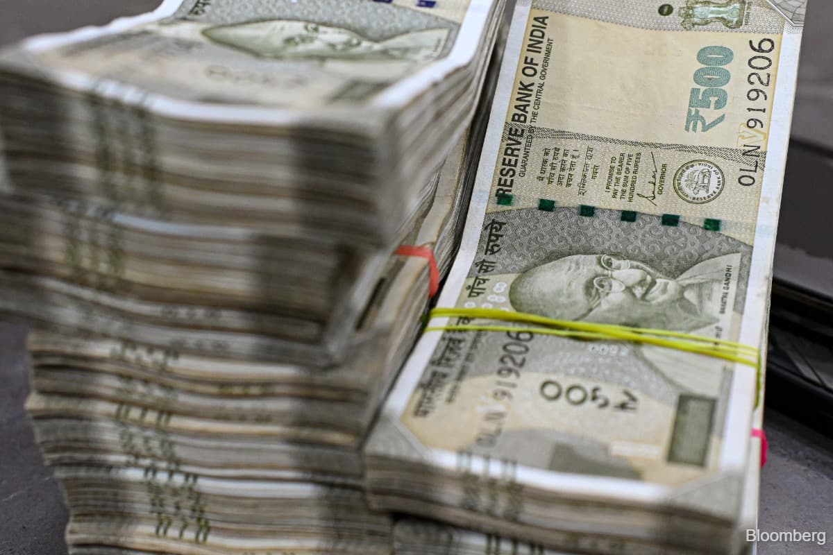 India’s rupee is Asia’s biggest gainer on oil FX window report