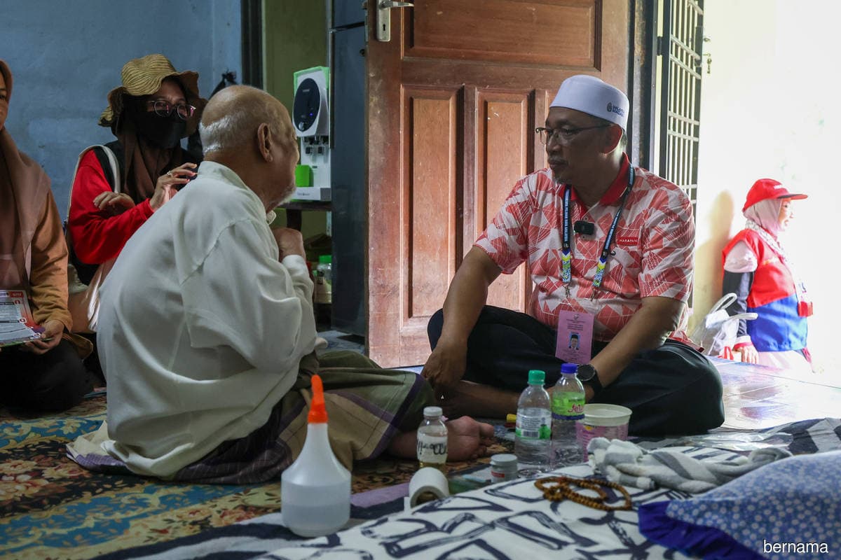 Sg Bakap polls: Former imam delighted by unexpected reunion with Joohari