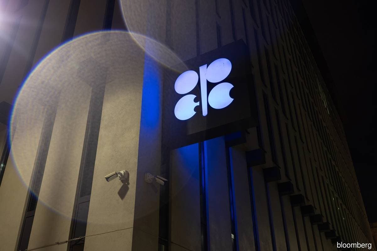 Opec oil output lowest since at least 2000 as US blockade squeezes Iran ...