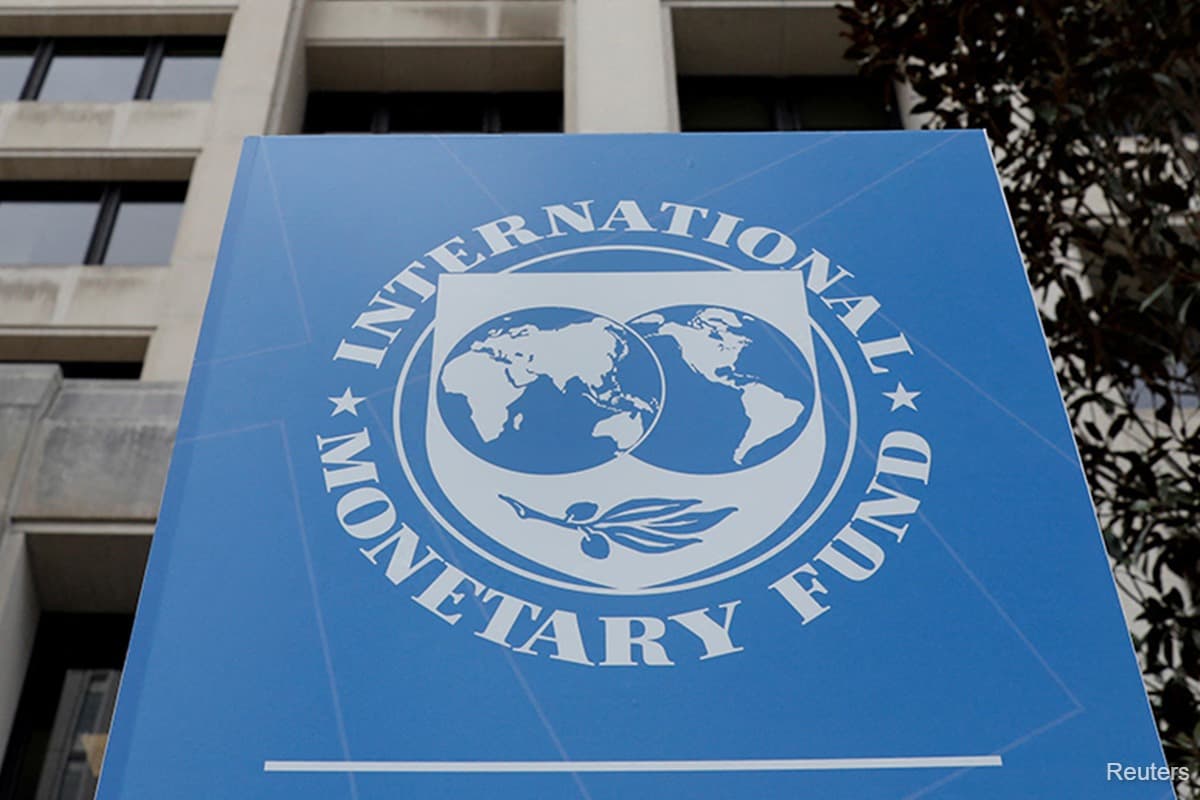 Rm Imf The Frontiers of Growth: The IMF Is Missing in Action